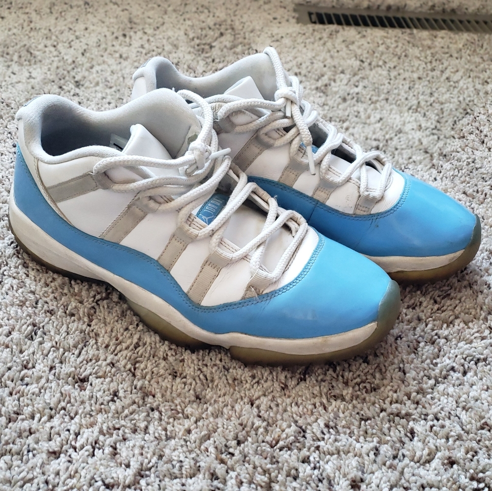 Jordan 11 UNC low